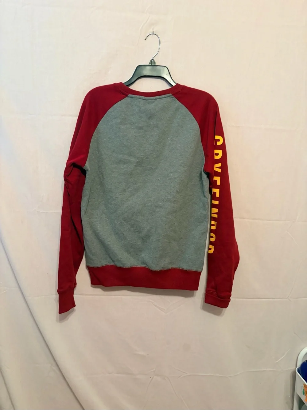 Gryffindor Crest Raglan Sweatshirt - Red & Gray